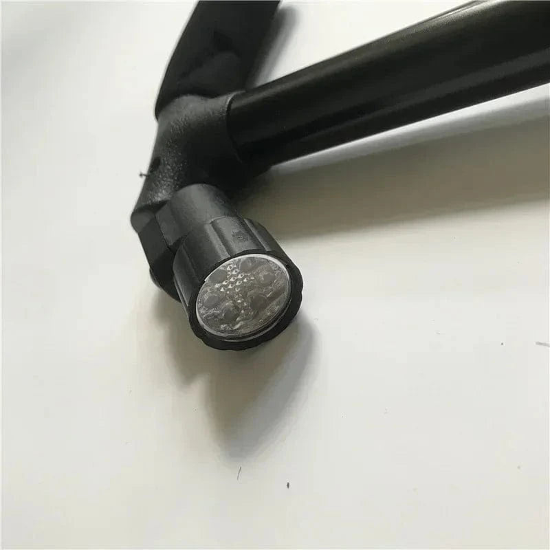Canne Orthopédique à Quatre Pieds avec Lampe LED sur la Poignée