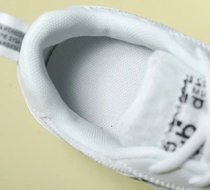 Basket Orthopédique Femme Élégante Blanche Avec Motifs