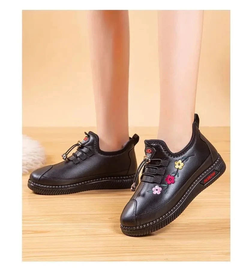 Botte Orthopédique Femme Courte à Lacet en Simili Cuir