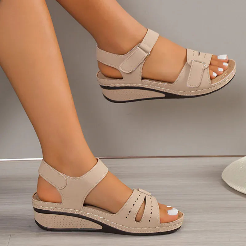Sandale Orthopédique Femme avec une Sangle Arrière