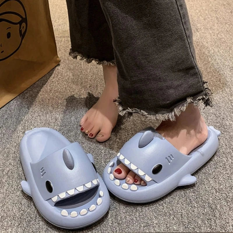 Tongs Orthopédiques en Forme de Requin pour Homme